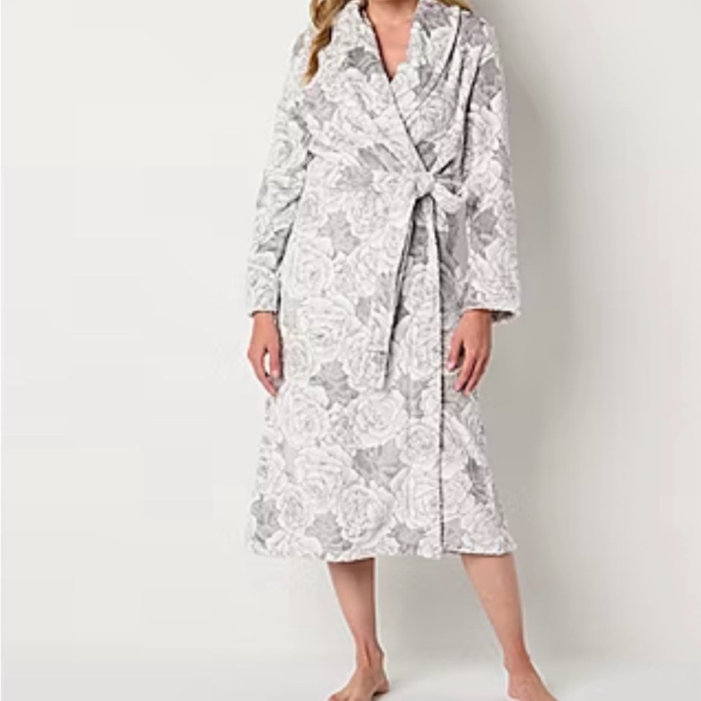 Liz Claiborne Gray Rose Women's Robe NWT